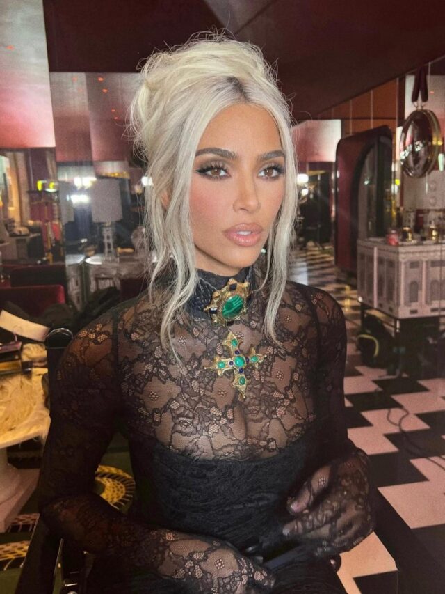 Kim Kardashian blonde looks